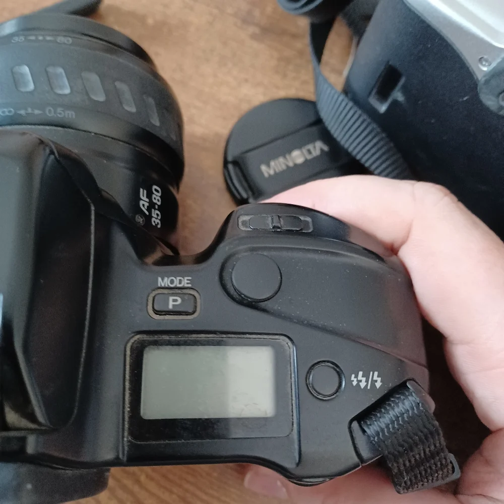 Minolta 3xi w/ Minolta 35-80mm Power Zoom lens